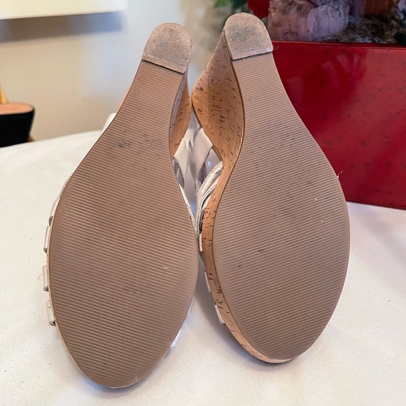 ***SALE - Guess White Wedge Sandals - 7 - Picture 6 of 9